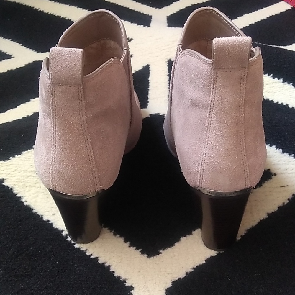 New Michael Kors Brandy suede bootie - Picture 4 of 7